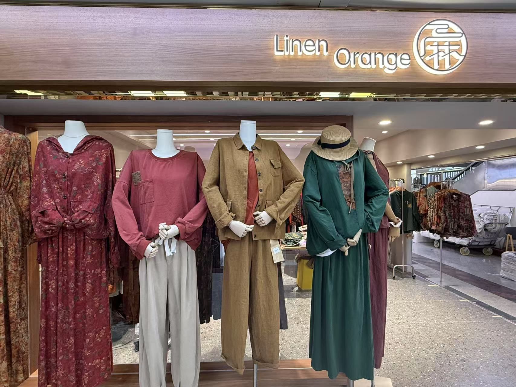 廣州沙河萬佳三樓 | 民族風(fēng)棉麻女裝批發(fā)店鋪推薦 